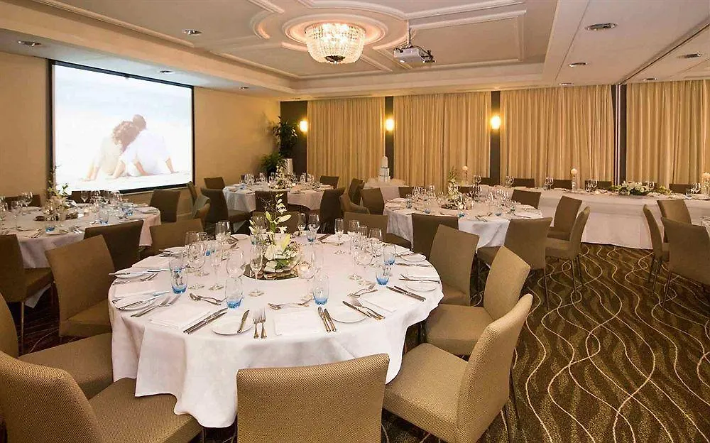 Novotel Christchurch Cathedral Square 4*,